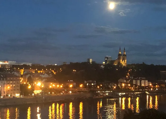 Super Solo Traveler\'S Loft With Stunning Prague Views