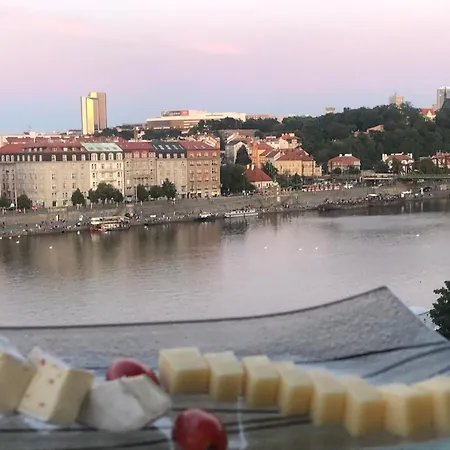 Super Solo Traveler'S Loft With Stunning Prague Views Apartment Exterior photo