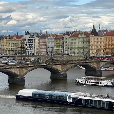 Super Solo Traveler'S Loft With Stunning Prague Views Apartment Exterior photo